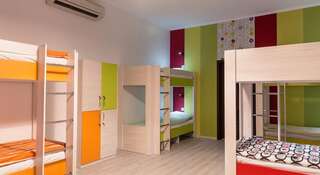 Гостиница Juicy hostel Новосибирск Кровать в общем 10-местном номере для мужчин и женщин-4