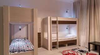 Гостиница Juicy hostel Новосибирск Кровать в общем 10-местном номере для мужчин и женщин-2